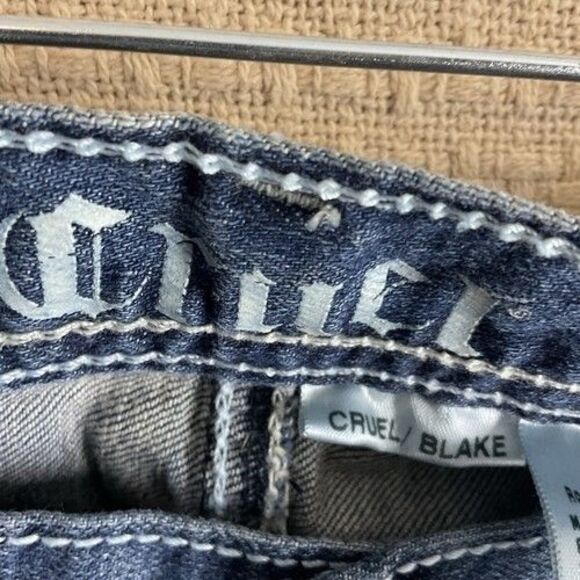 NWT Cruel Girl Blake Low Rise Boot Cut Whiskered Jeans Women Size 9 Long - Picture 2 of 12